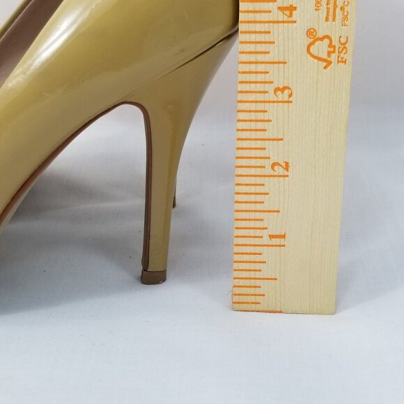 Vince Camuto Women's Beige Patent Leather Pumps - Picture 8 of 9